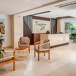 Cartagena Vibes Rooftop Pool Beach Access Fine Dining Shopping Couples Business Travelers Medical Guests