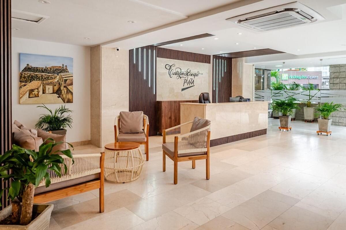 Vibes Rooftop Pool Access Fine Dining Shopping Couples Business Travelers Medical Guests Apartamento *