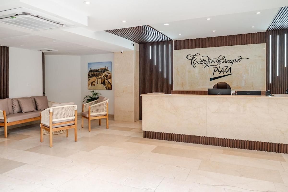 Vibes Rooftop Pool Access Fine Dining Shopping Couples Business Travelers Medical Guests Apartamento *