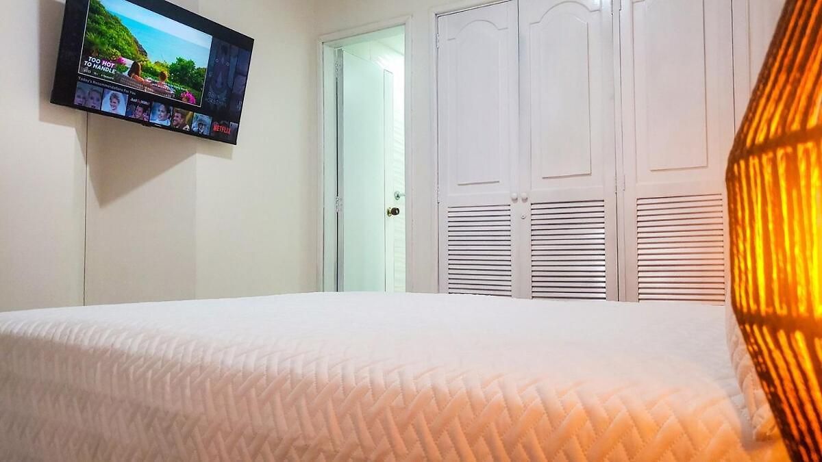 Vibes Rooftop Pool Access Fine Dining Shopping Couples Business Travelers Medical Guests Apartamento Cartagena